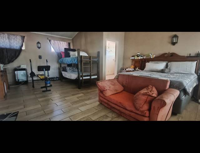 5 BEDROOM HOUSE FOR SALE IN PRETORIA GARDENS